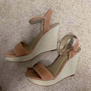 Ann Taylor tan wedges